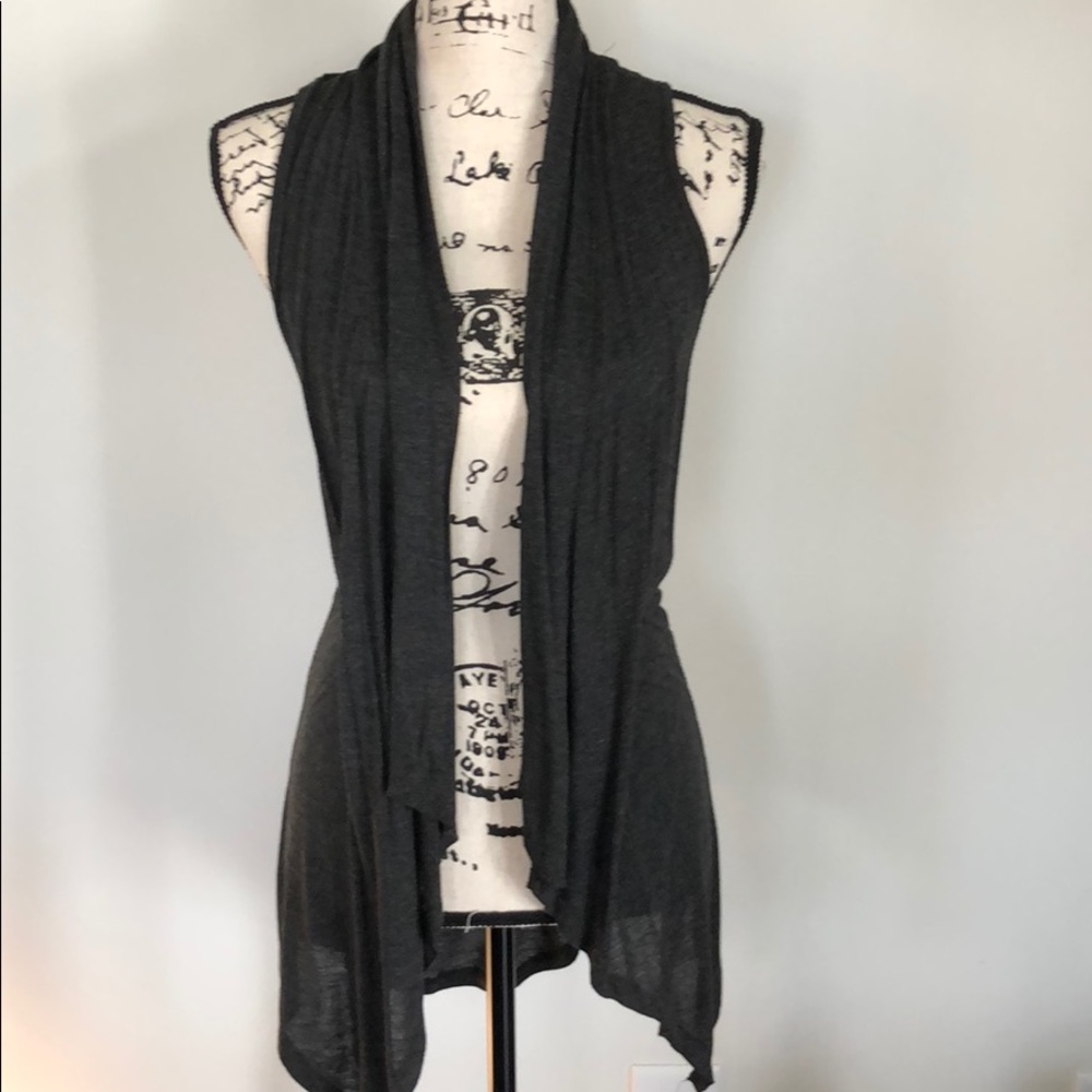 Dark Heathered Grey Sleeveless Shrug